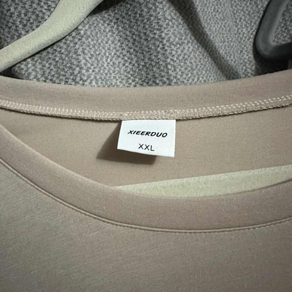 EUC, worn once.
Very trendy and comfortable.
For lounging or dress up w/jewelry - Picture 2 of 5
